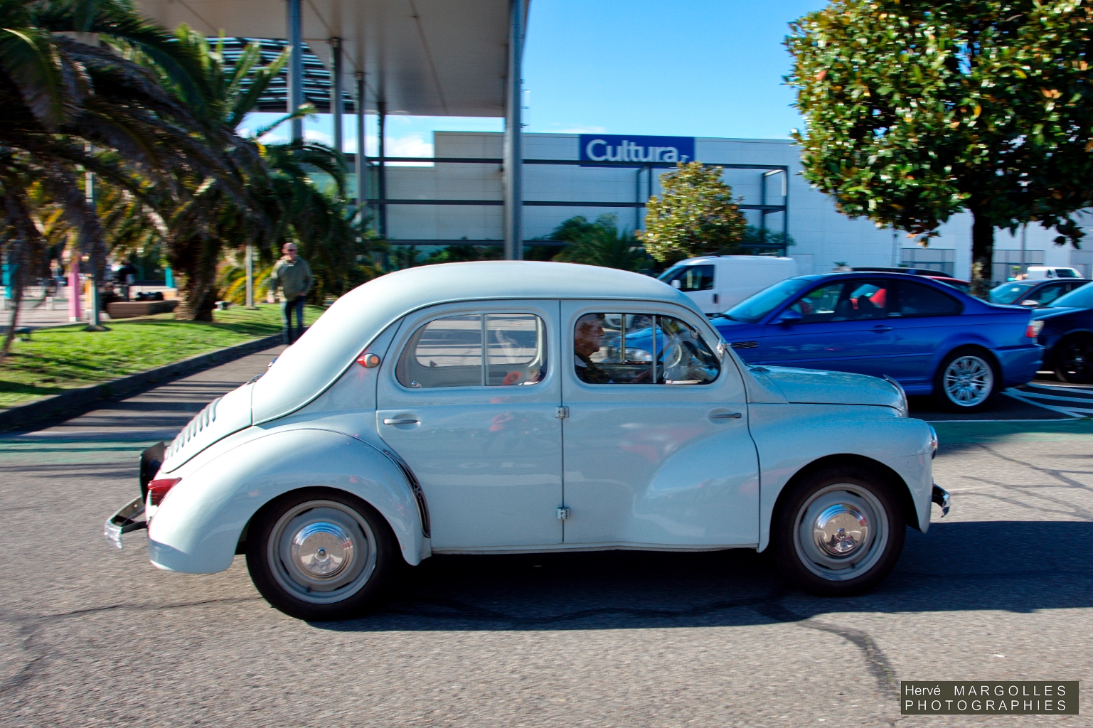 Renault 4CV-01.jpg
